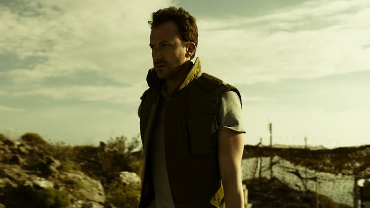 Lone and level sands